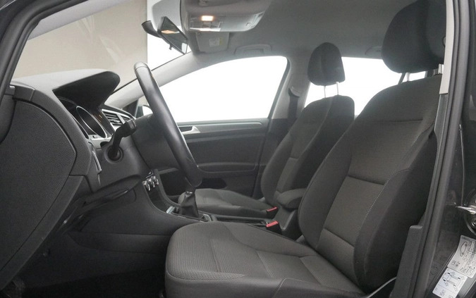 Volkswagen Golf cena 50899 przebieg: 105899, rok produkcji 2019 z Warszawa małe 137
